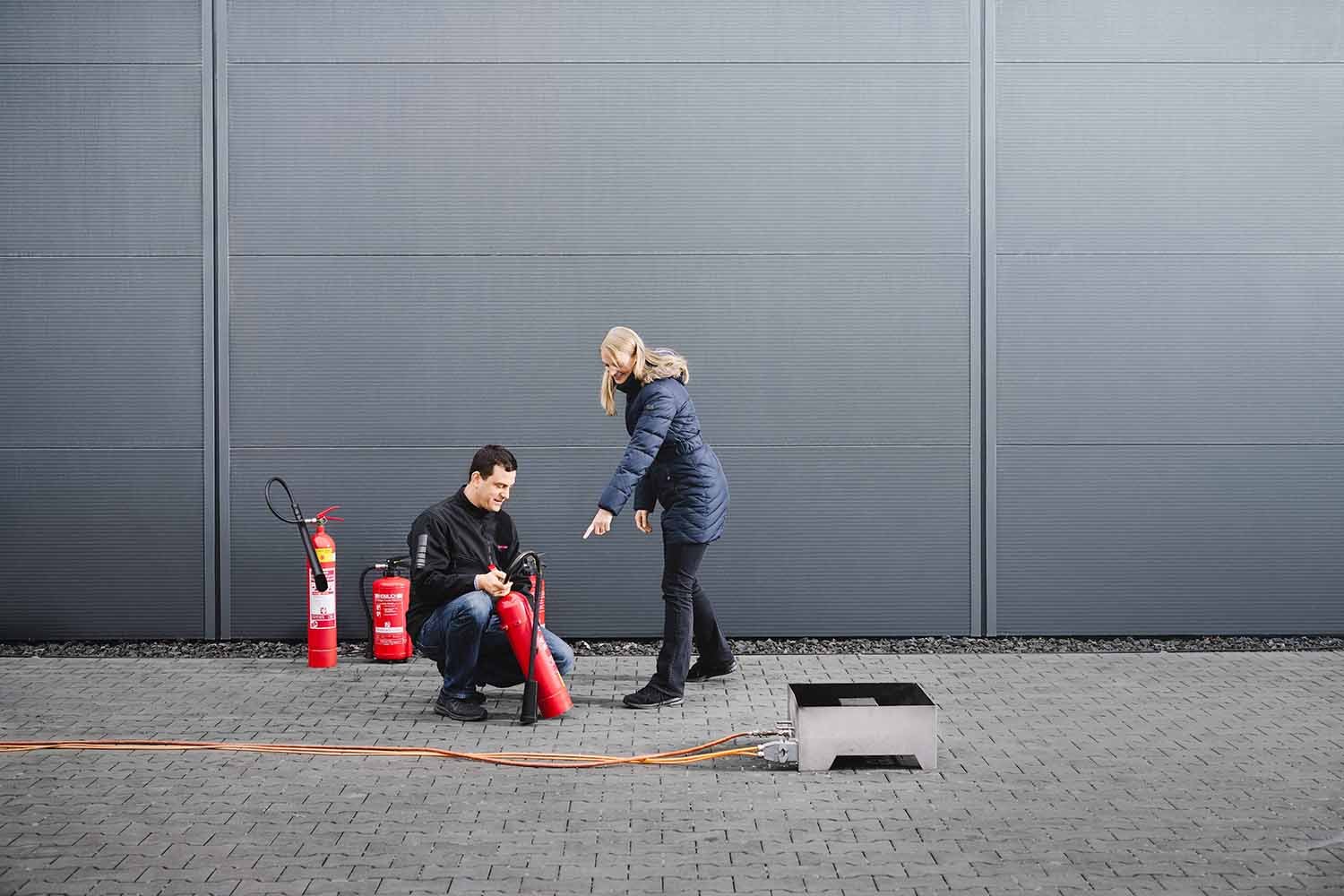 Feuerlöscher einsetzen-CWS Fire Safety